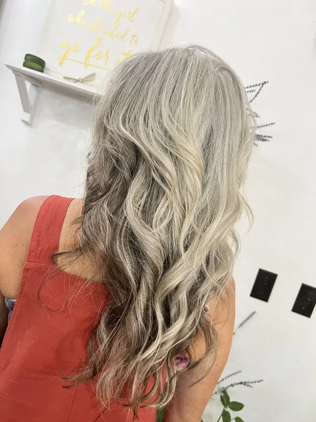 Soft silver and blonde blended waves by Kelley
